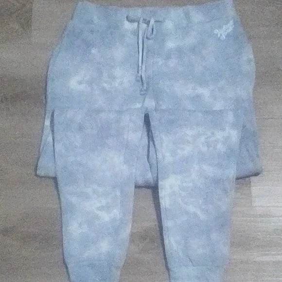 Victoria Secret Outfit - Picture 2 of 2